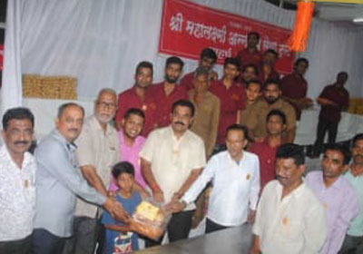 दिवाळी फराळ वाटप
